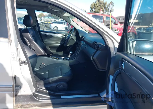 WDBRF40JX5F583704: 43802413