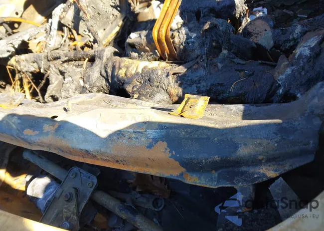 5XYPG4A32JG423863: 43802528