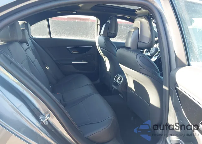 W1KAF4HBXNR039865: 43801762