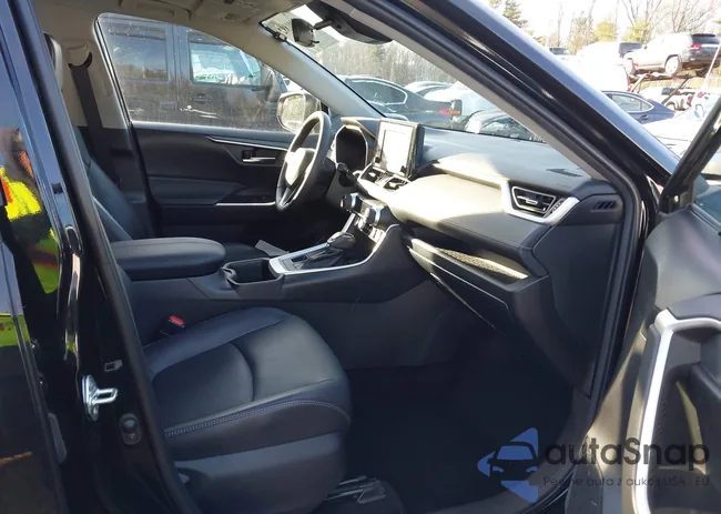 2T3A1RFV8NC323760: 43801882