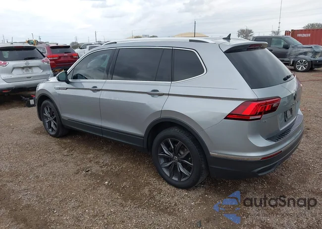 3VV3B7AX3PM064022: 43801893