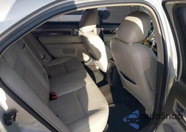 3LNHM26T89R626540: 43802974