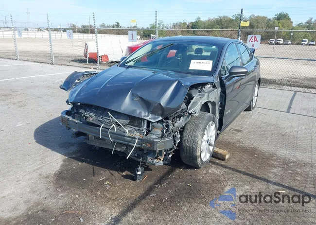 3FA6P0LU9KR144143: 43802989