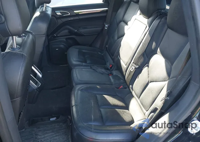 WP1AA2A28JKA01396: 43803227