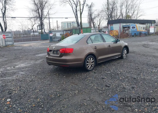 3VWD17AJ7EM375738: 43803309