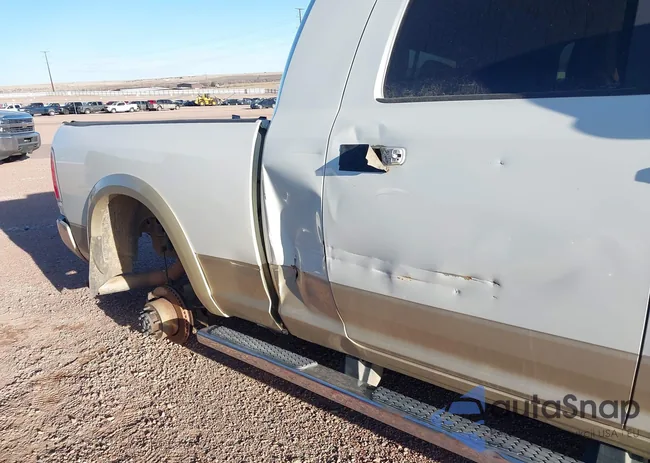 3C6UR5PL2GG218877: 43803971