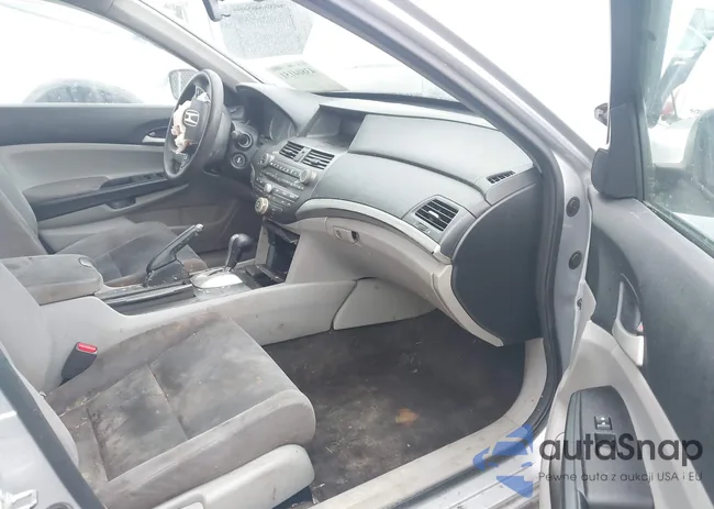 1HGCP2F38BA014927: 43804151