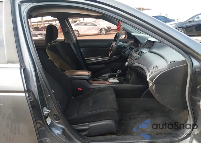 1HGCP26779A129869: 43804169