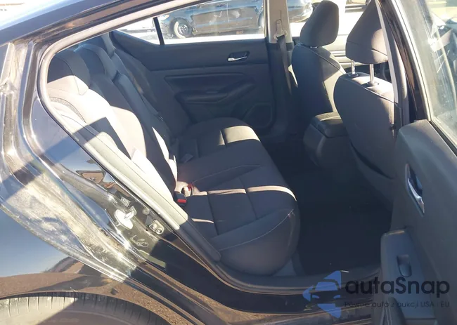 1N4BL4DV1NN359452: 43804492