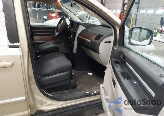 2D4RN4DE2AR327063: 43805243