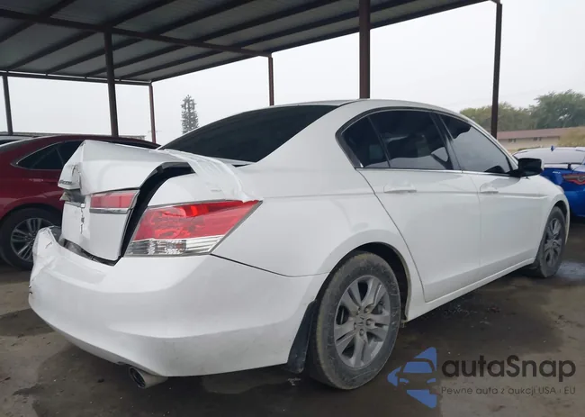 1HGCP2F48BA092147: 43805403