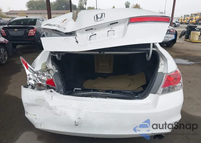 1HGCP2F48BA092147: 43805403