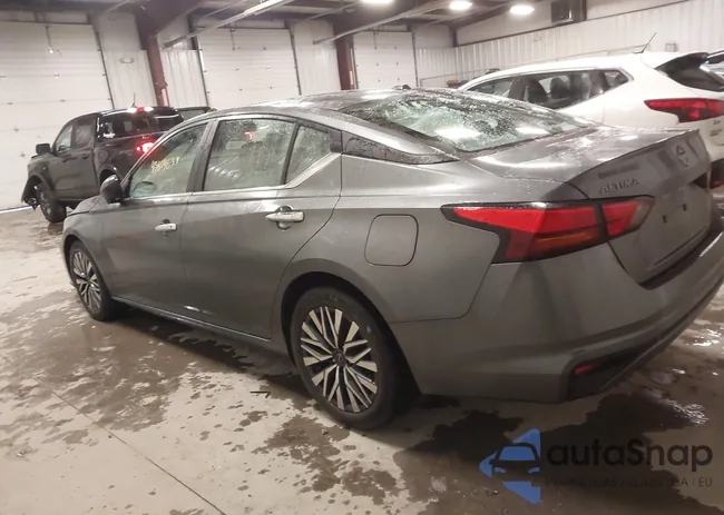 1N4BL4DV5SN316910: 43804639