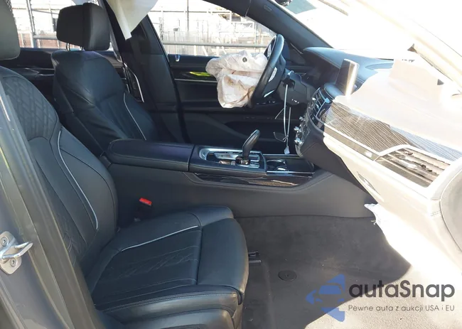 WBA7U2C05NCH54835: 43804785