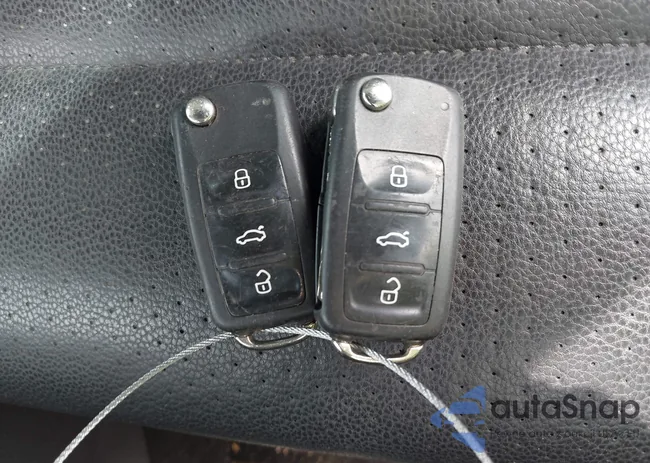 WVGSV7AX2HK014332: 43804787