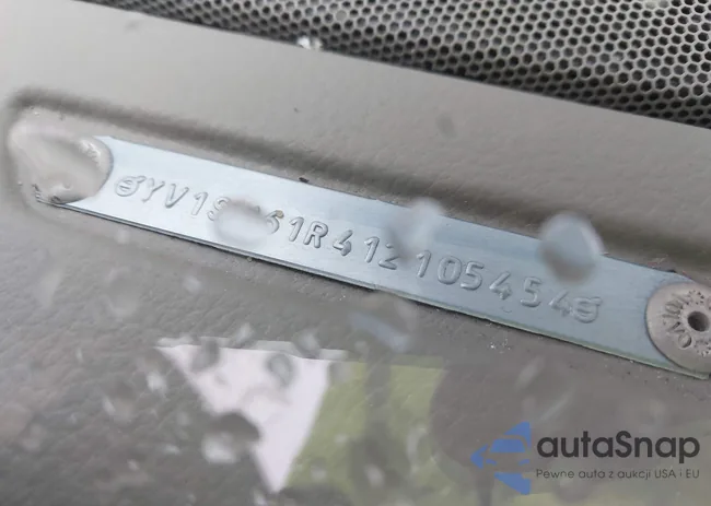 YV1SW61R412105454: 43804899