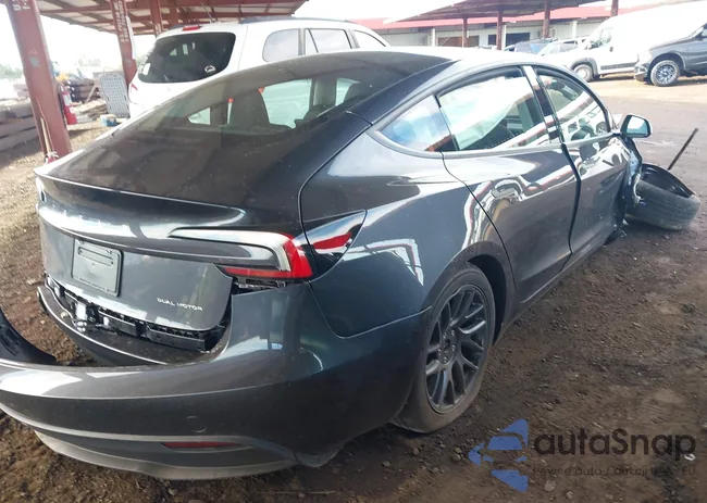 5YJ3E1EB5SF008758: 43806013