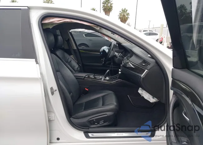 WBA5B1C59GG551362: 43806322