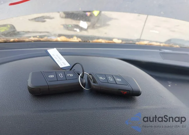 3VVCX7B26NM083360: 43806336