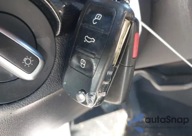 3VWD17AJ3FM213834: 43806385