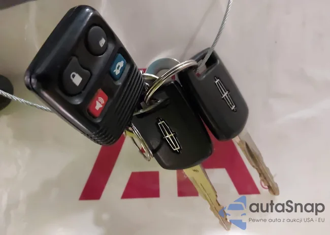 1LNHM82W85Y624625: 43806532