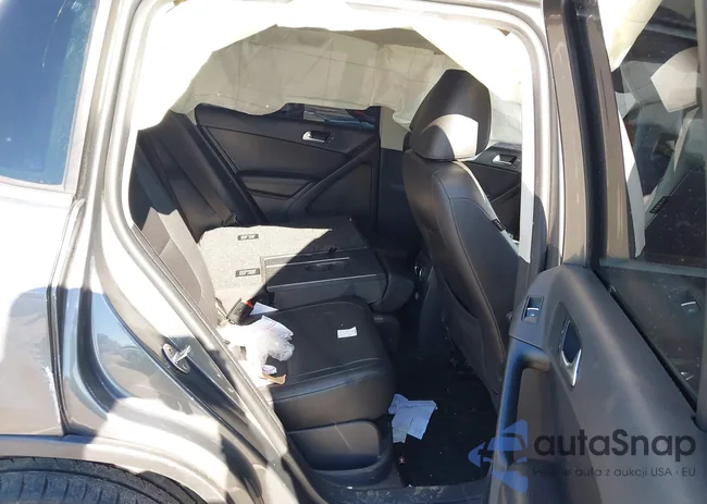 WVGAV7AX2CW005935: 43805554