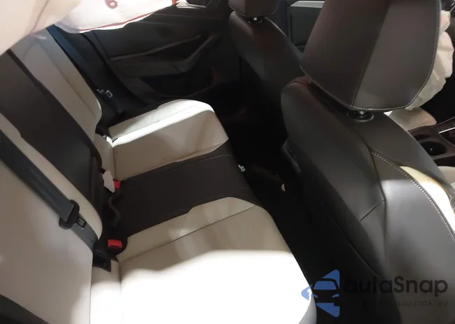 3VWCB7BU7LM025850: 43805748