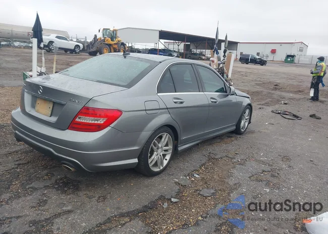 WDDGF8AB1DG052476: 43807091