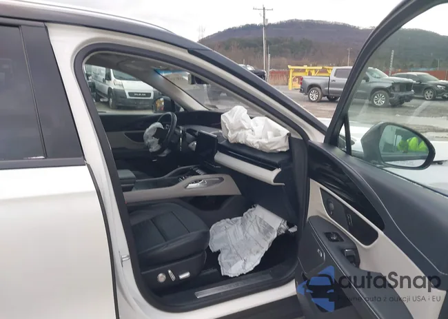 5LMPJ8KA3RJ780981: 43807527