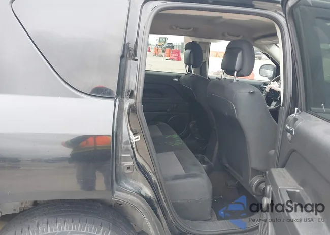 1C4NJCBAXED660685: 43806767