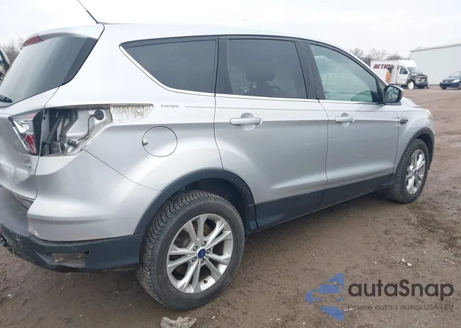 1FMCU0GD1HUD39067: 43806798