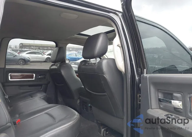 1D3HV13T49S760375: 43808057