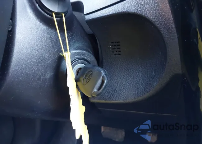 2T1BURHE2HC773331: 43807601