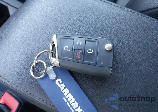 3VV3B7AX1KM072693: 43807762