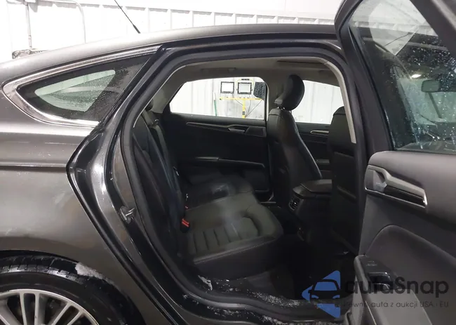 3FA6P0HD1GR165696: 43807795