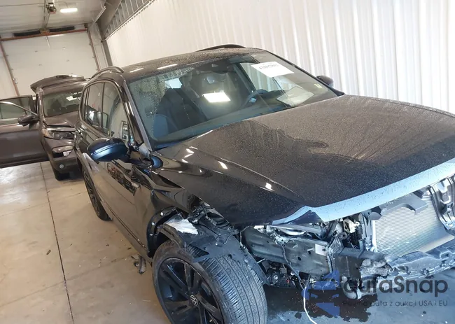 3VV8B7AX5RM176281: 43807801