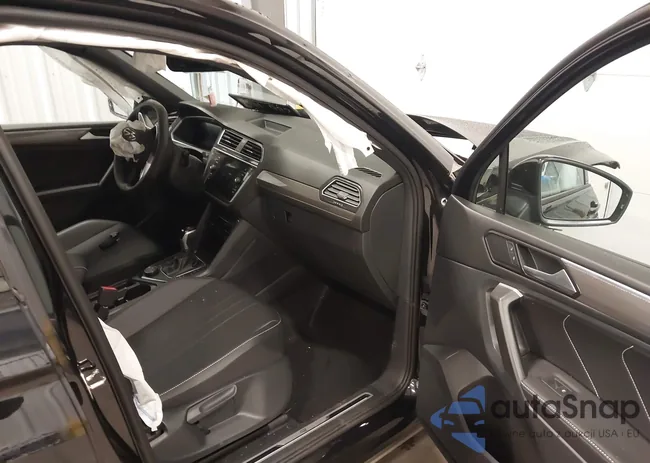 3VV8B7AX5RM176281: 43807801