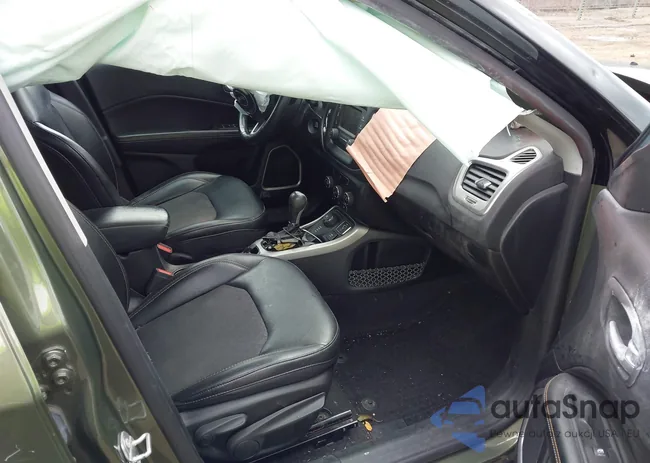 3C4NJDBB4JT397967: 43807816