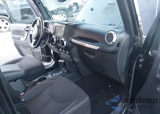 1C4BJWEG3GL137893: 43807832