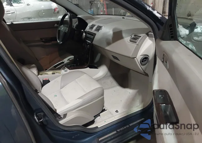 YV1MS382362185686: 43809122