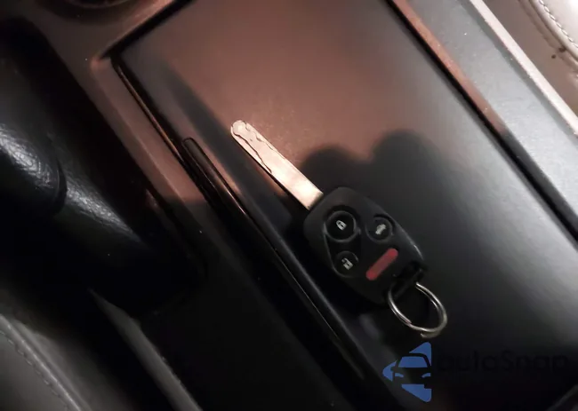 1HGCP2F81AA000202: 43809146