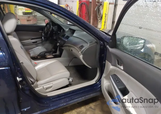 1HGCP2F81AA000202: 43809146