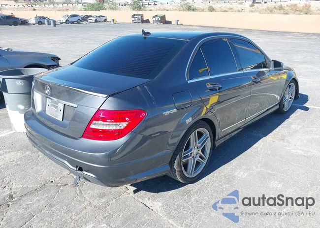 WDDGF4HB0DR254485: 43809502