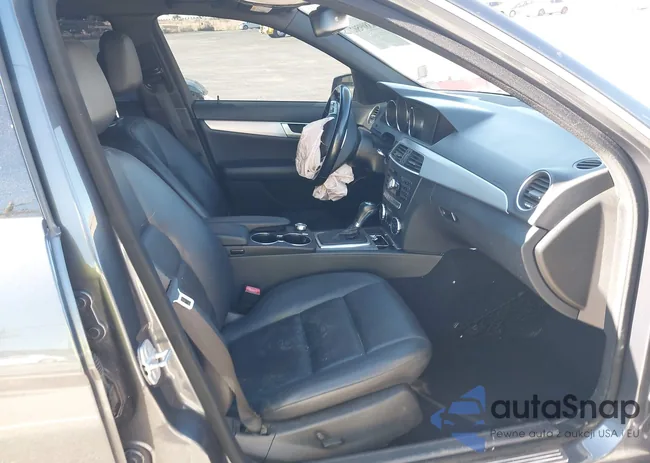 WDDGF4HB0DR254485: 43809502