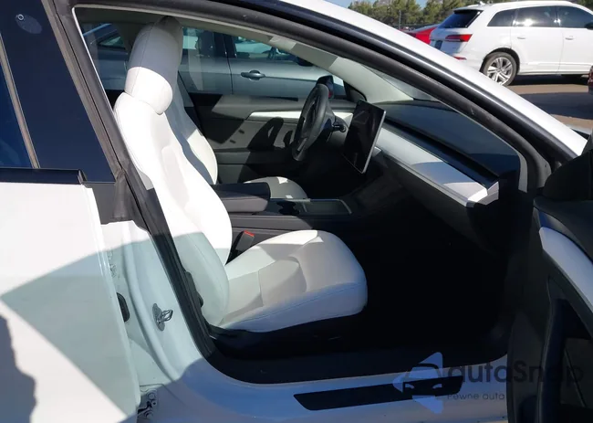 5YJ3E1EB0NF231603: 43808666