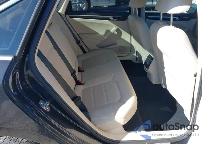 1VWMA7A30KC000949: 43808699