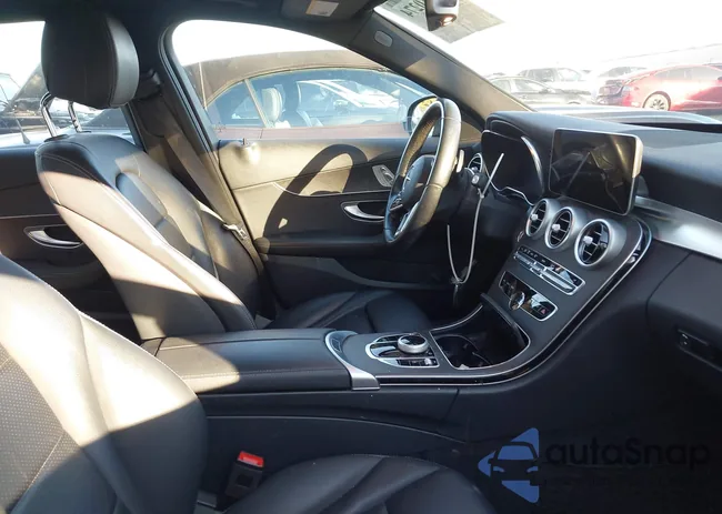 W1KWF8DB4LR591877: 43810274