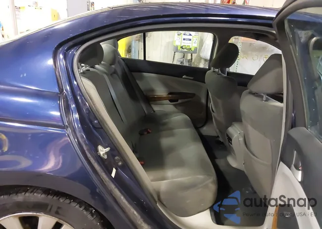 1HGCP2F77CA018116: 43810346