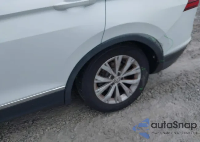 3VV3B7AX2JM182733: 43810506