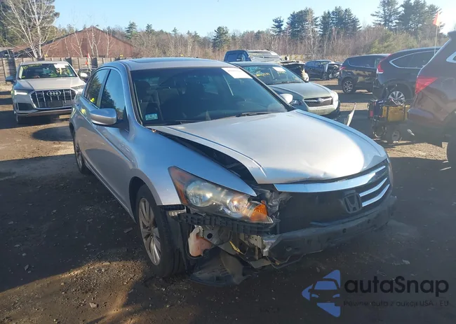 1HGCP2F73BA105347: 43809608